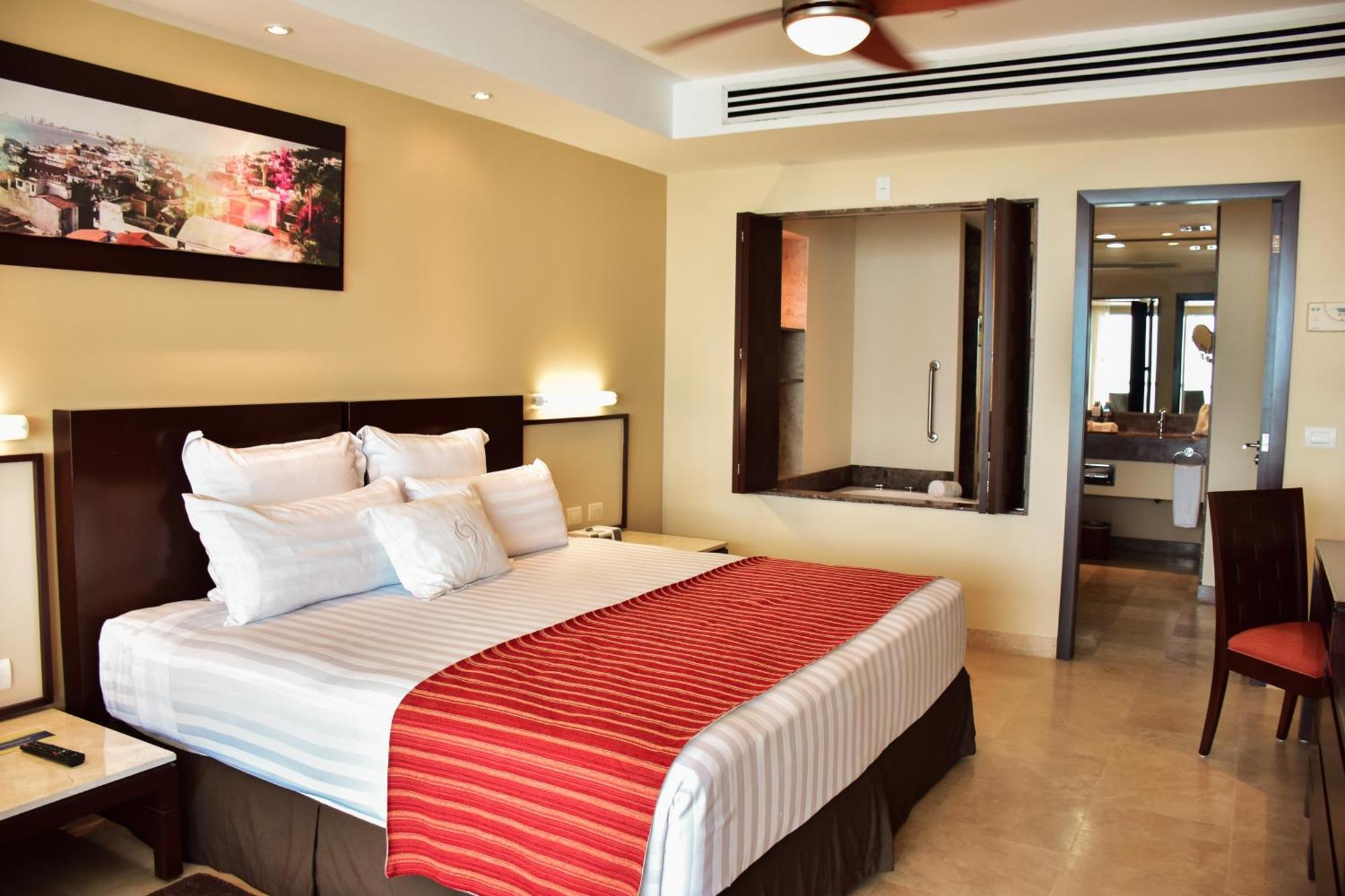 Sunset Plaza Beach Resort Puerto Vallarta All Inclusive Екстериор снимка